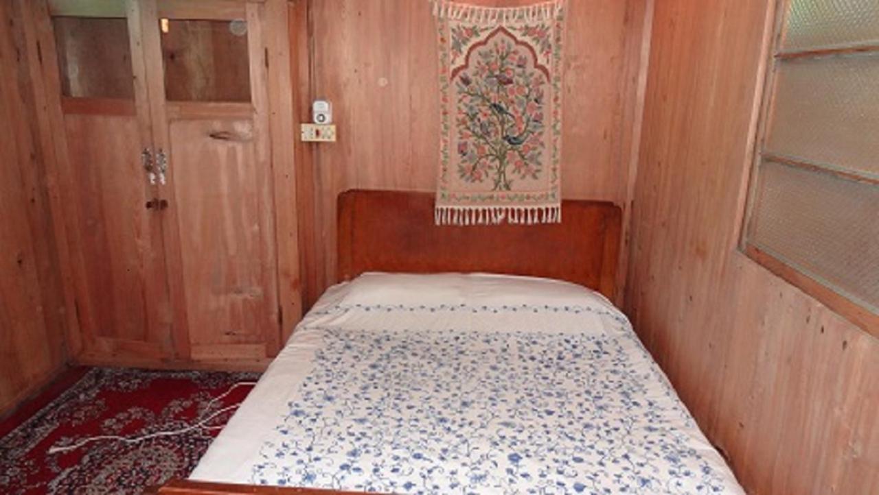 Srīnagar The Shelter Group Of Houseboats & Tour Organiser חדר תמונה