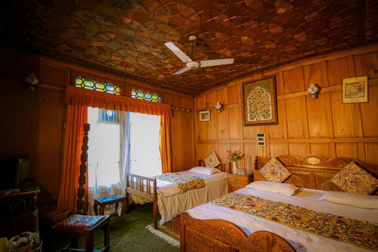Srīnagar The Shelter Group Of Houseboats & Tour Organiser מראה חיצוני תמונה