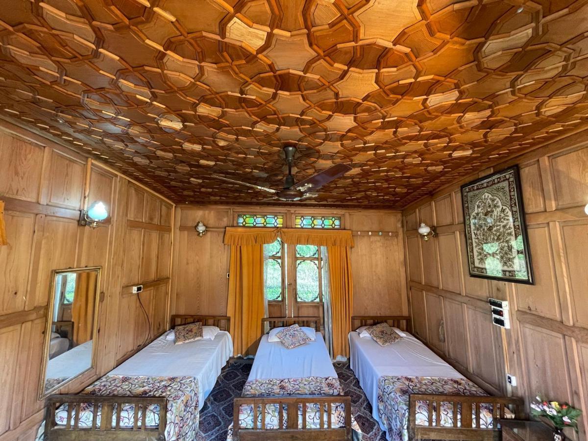 Srīnagar The Shelter Group Of Houseboats & Tour Organiser מראה חיצוני תמונה