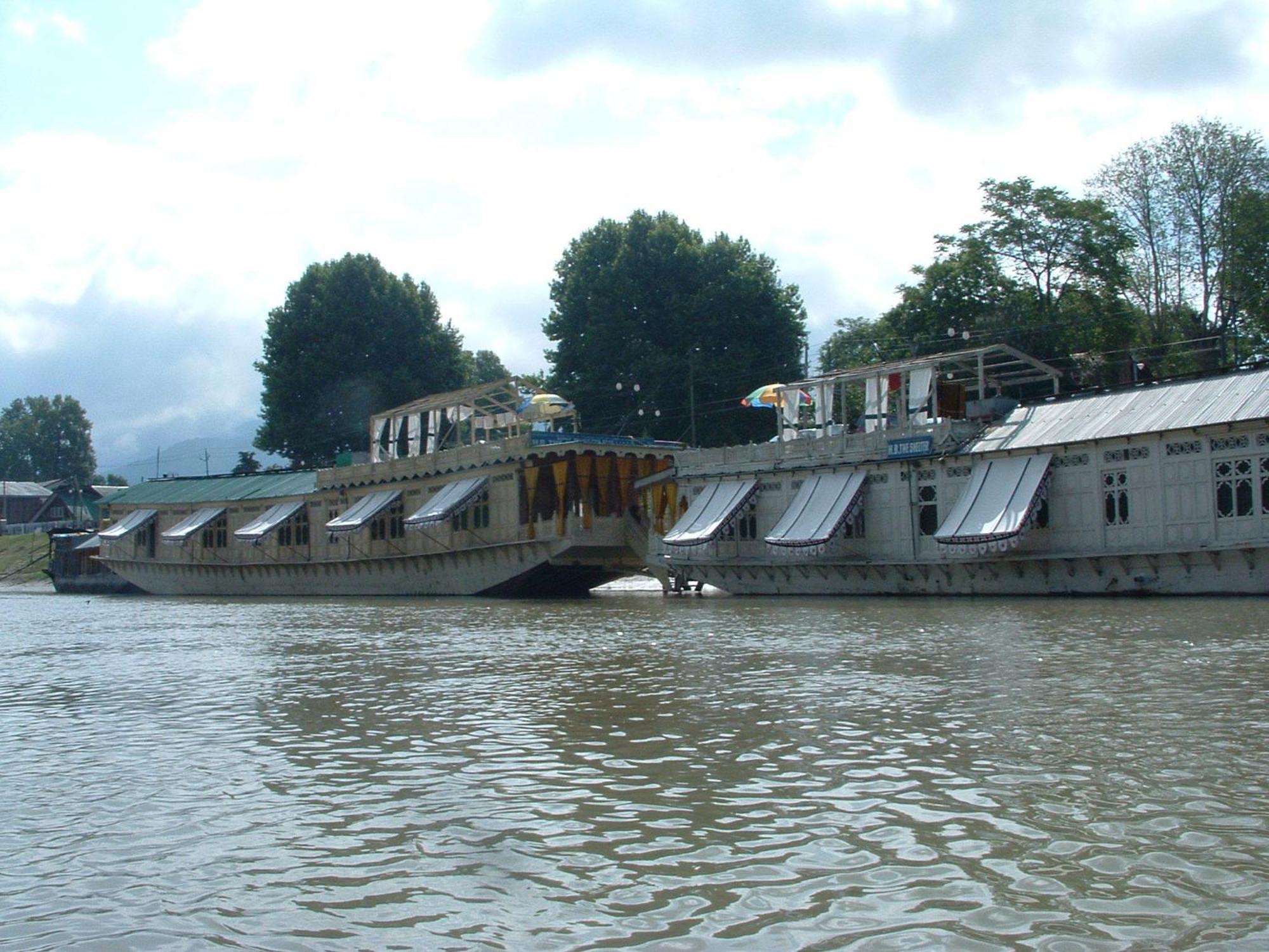 Srīnagar The Shelter Group Of Houseboats & Tour Organiser מראה חיצוני תמונה