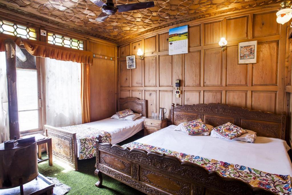 Srīnagar The Shelter Group Of Houseboats & Tour Organiser מראה חיצוני תמונה